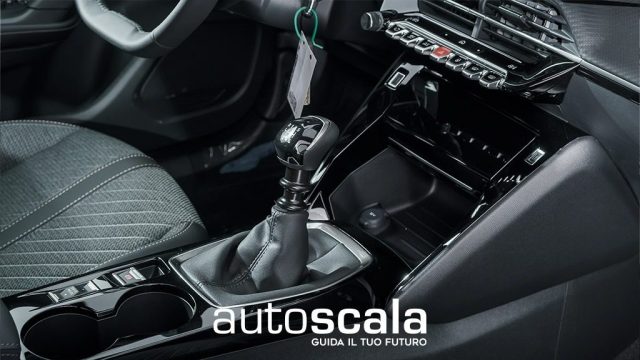 PEUGEOT 2008 usata, con Autoradio digitale