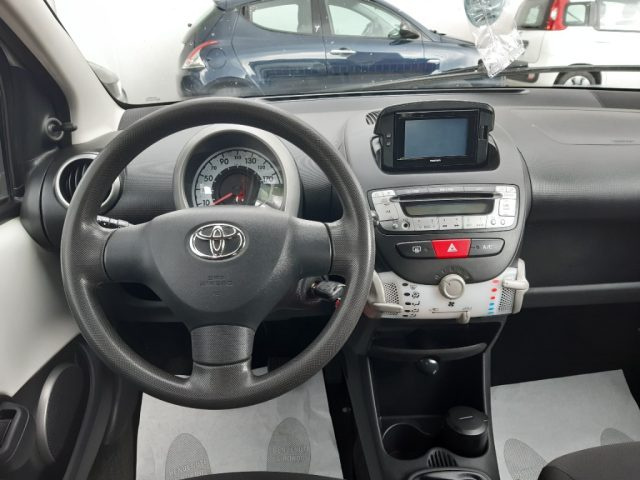 TOYOTA Aygo usata, con Autoradio
