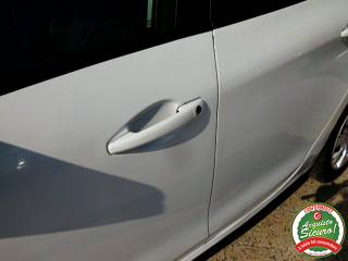 PEUGEOT 208 usata, con Isofix