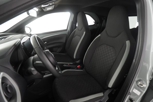 TOYOTA Aygo X usata 2