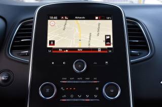 RENAULT Grand Scenic usata, con Volante in pelle