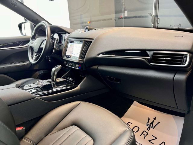 MASERATI Levante usata, con Volante in pelle