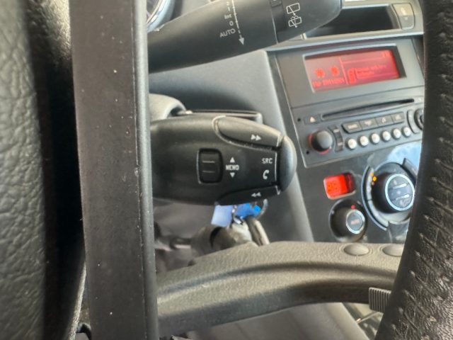 PEUGEOT 5008 usata 31