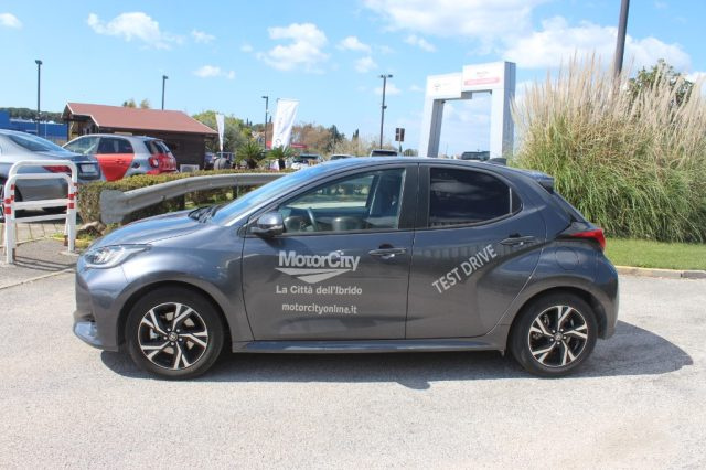 TOYOTA Yaris usata, con Autoradio