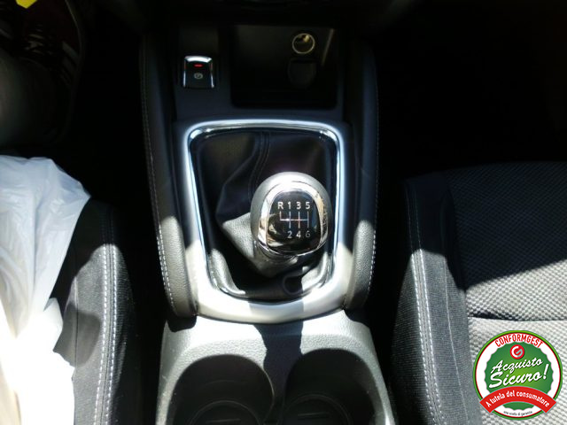 NISSAN Qashqai usata, con USB