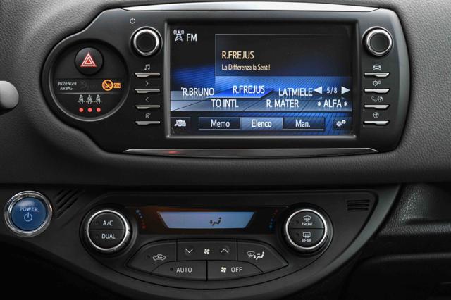 TOYOTA Yaris usata, con Sedile posteriore sdoppiato