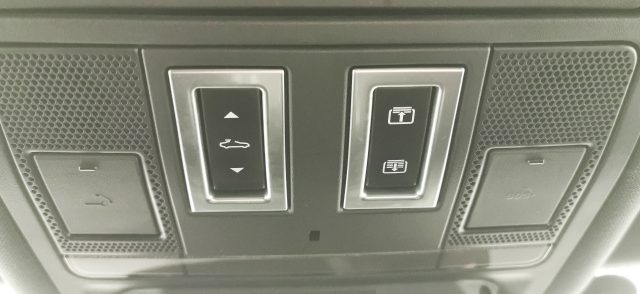 JAGUAR XE usata, con Climatizzatore automatico, 2 zone