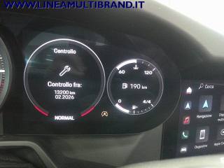 PORSCHE 992 usata, con Touch screen