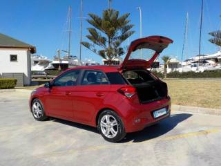 HYUNDAI i20 usata, con Autoradio