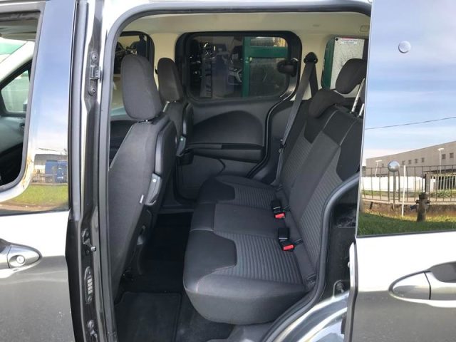 FORD Tourneo Courier usata, con Climatizzatore
