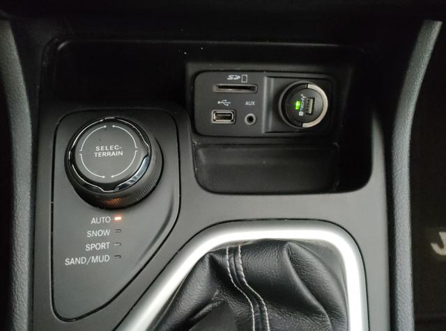 JEEP Cherokee usata, con USB