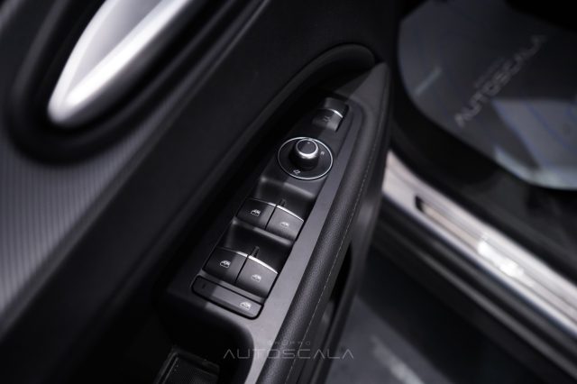 ALFA ROMEO Stelvio usata, con Controllo automatico clima