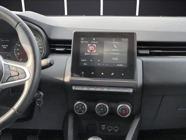 RENAULT Clio usata, con USB