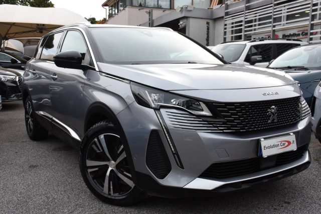 PEUGEOT 5008 usata, con Airbag