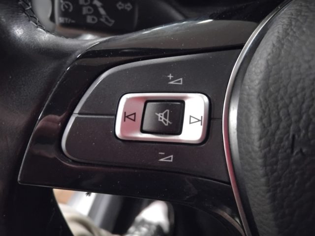 VOLKSWAGEN up! usata, con Frenata d