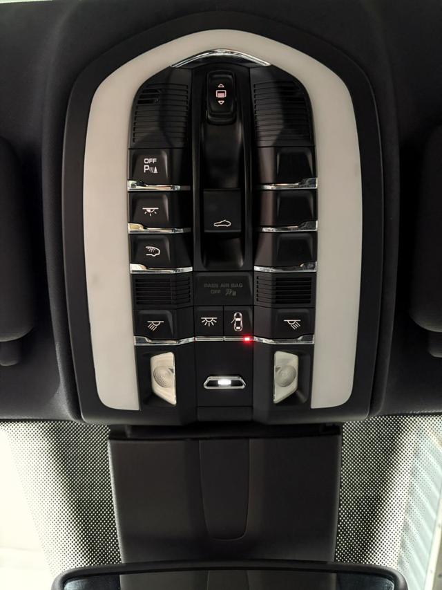 PORSCHE Cayenne usata 25
