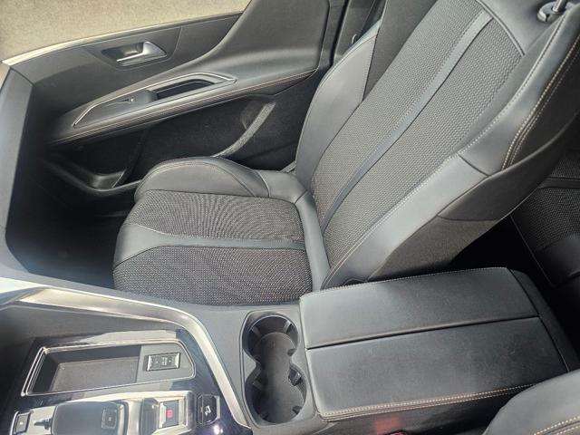 PEUGEOT 3008 usata, con Climatizzatore