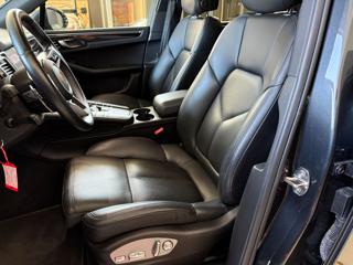 PORSCHE Macan usata, con Park Distance Control