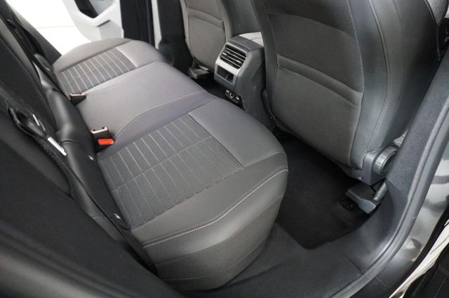 PEUGEOT 3008 usata, con Controllo automatico clima