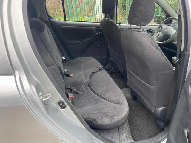 TOYOTA Yaris usata, con Alzacristalli elettrici
