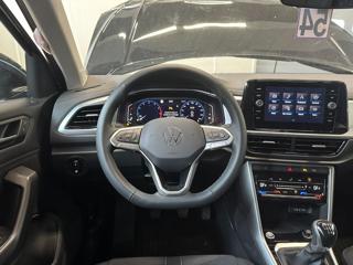 VOLKSWAGEN T-Roc usata, con USB
