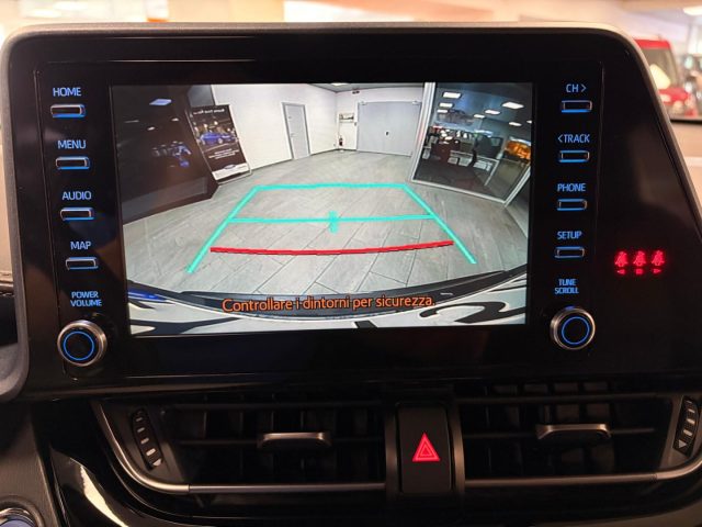 TOYOTA C-HR usata, con USB