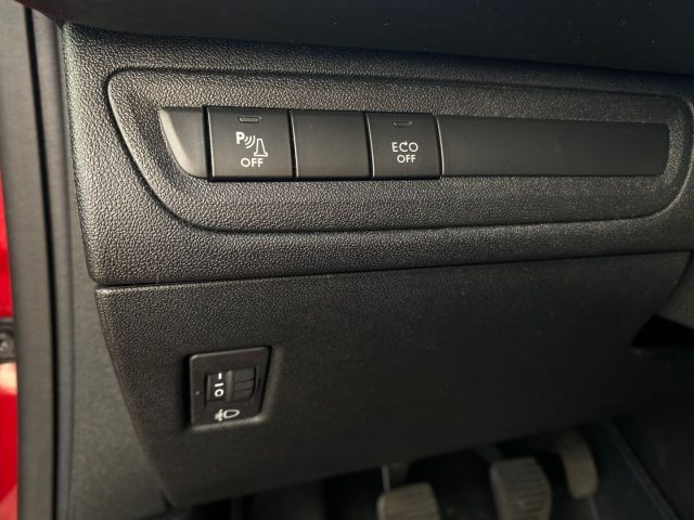 PEUGEOT 2008 usata, con Fendinebbia