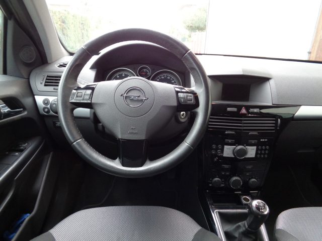 OPEL Astra usata, con Controllo trazione