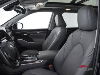 TOYOTA Highlander usata 8