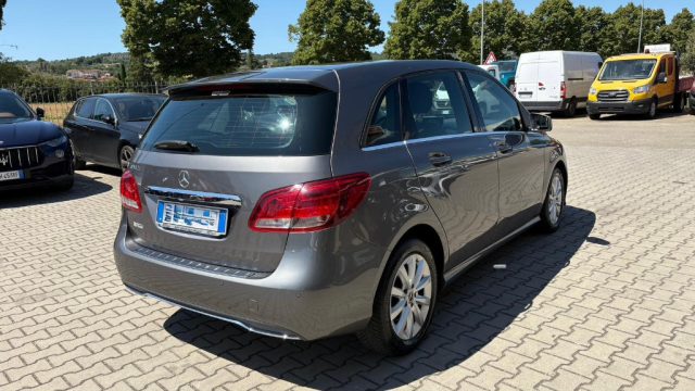 MERCEDES-BENZ B 180 usata, con Airbag laterali