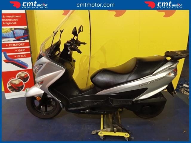 SUZUKI Burgman UH 200 usata 3