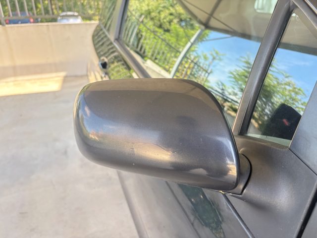 TOYOTA Yaris usata 38