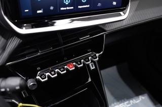 PEUGEOT 2008 usata, con Touch screen