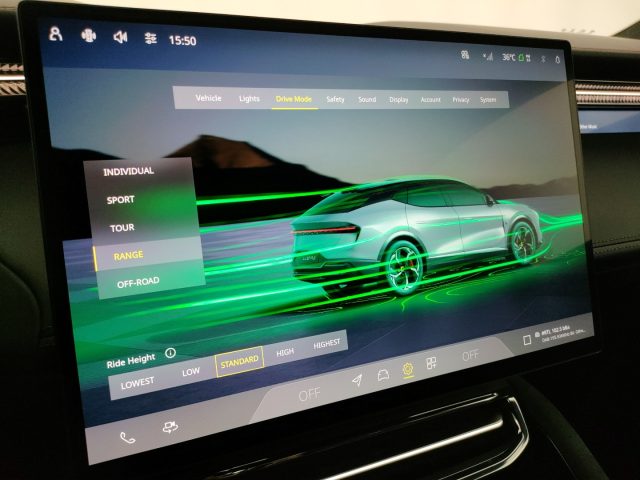LOTUS Eletre usata, con Sistema di navigazione