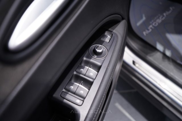 ALFA ROMEO Stelvio usata, con Controllo automatico clima