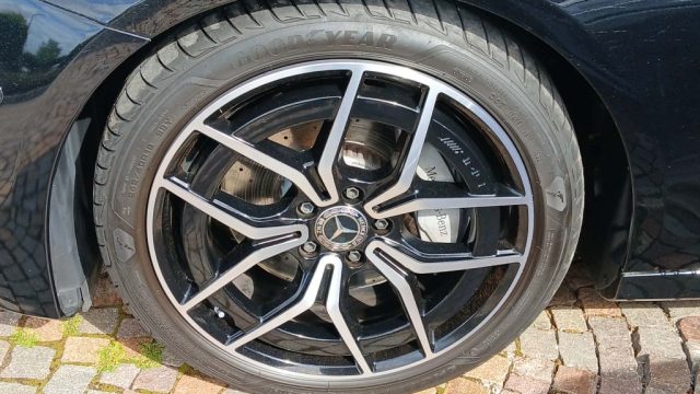 MERCEDES-BENZ E 220 usata, con Fendinebbia