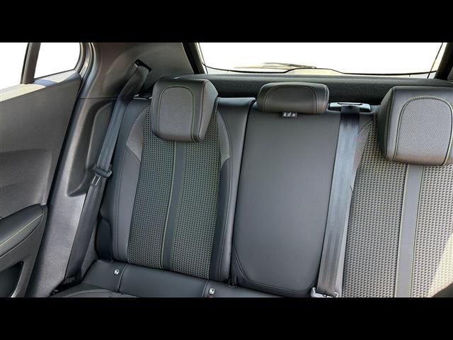PEUGEOT 2008 usata, con Controllo automatico clima