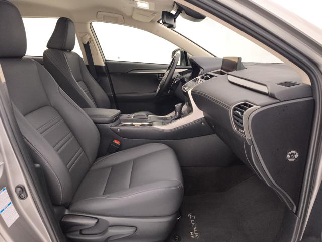 LEXUS NX 300h usata, con Specchietti laterali elettrici