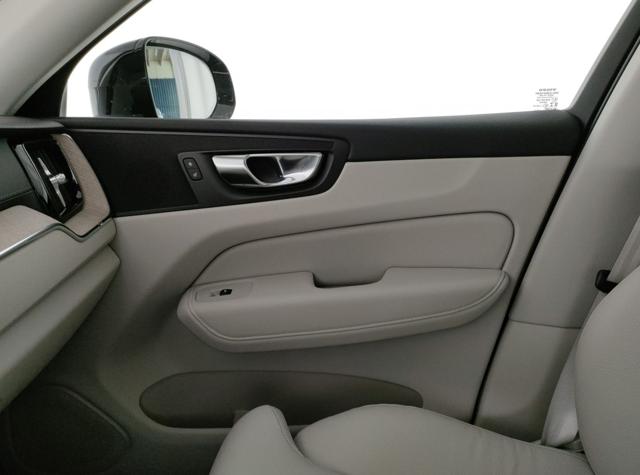 VOLVO XC60 usata, con Fari LED