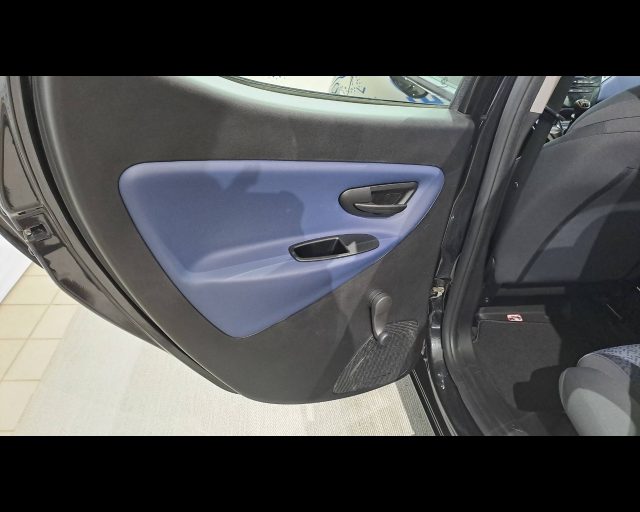 LANCIA Ypsilon usata, con Kit antipanne