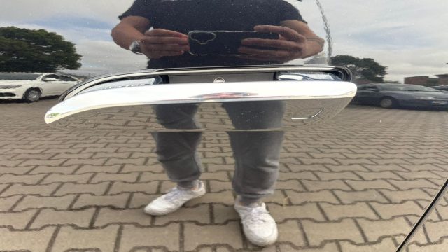 MERCEDES-BENZ E 220 usata, con Boardcomputer