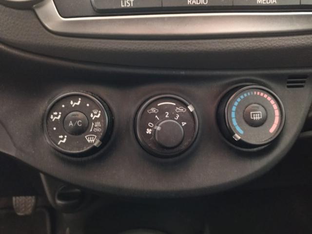 TOYOTA Yaris usata, con Specchietti laterali elettrici