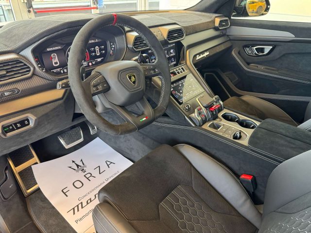 LAMBORGHINI Urus usata, con Autoradio