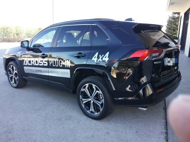 SUZUKI Across usata, con Autoradio