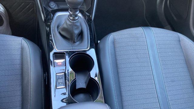 PEUGEOT 2008 usata, con Sensori di parcheggio posteriori