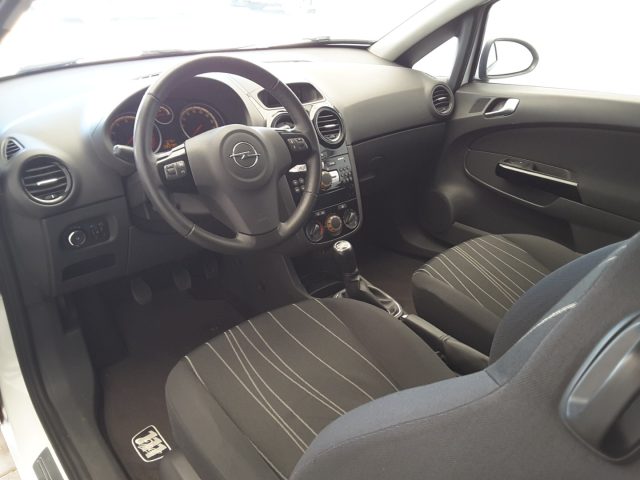 OPEL Corsa usata, con Autoradio
