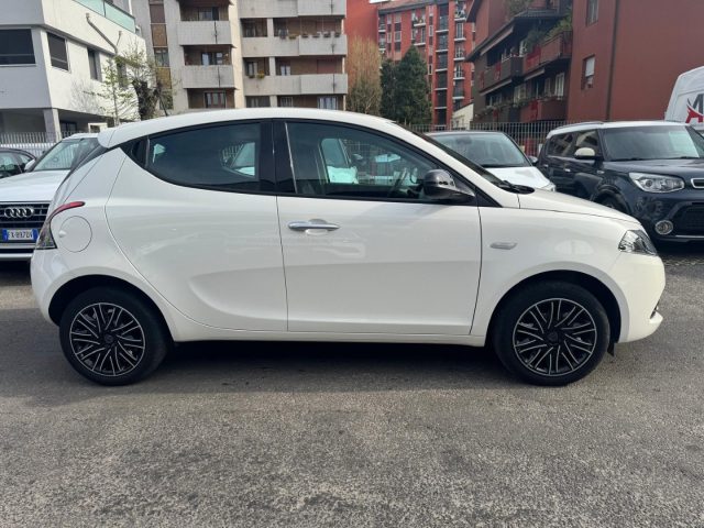 LANCIA Ypsilon usata, con Autoradio