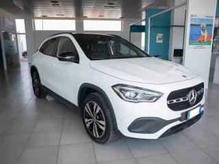 MERCEDES-BENZ GLA 180 usata, con Alzacristalli elettrici