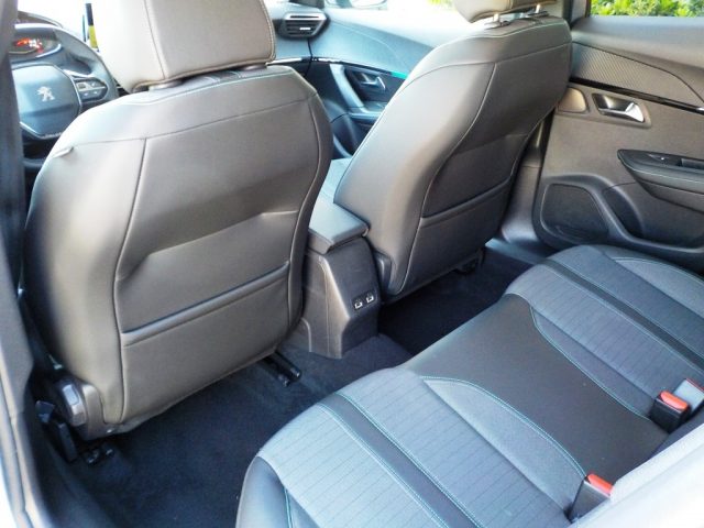 PEUGEOT 2008 usata, con Controllo trazione
