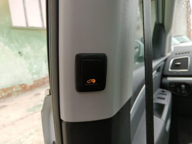 VOLKSWAGEN Sharan usata, con ESP